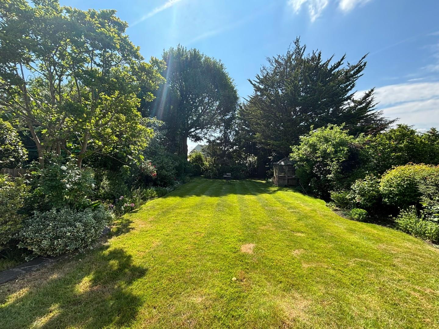 Lyndhurst Avenue, Mill Hill, NW7, London